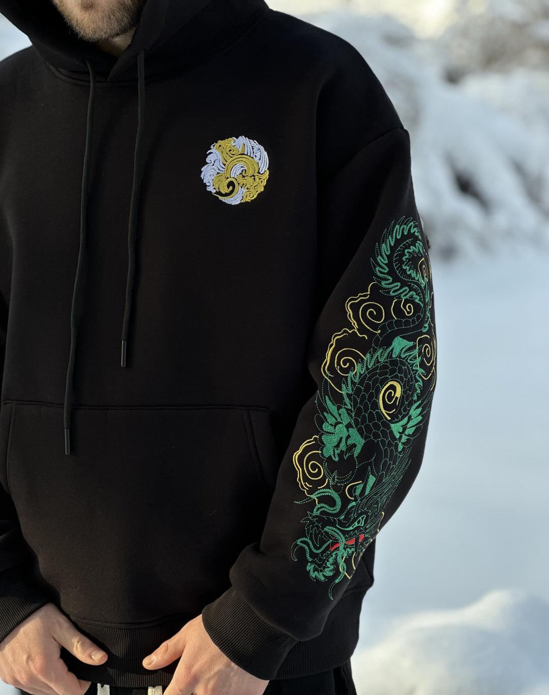 Sudadera con capucha y bordado de dragón azur