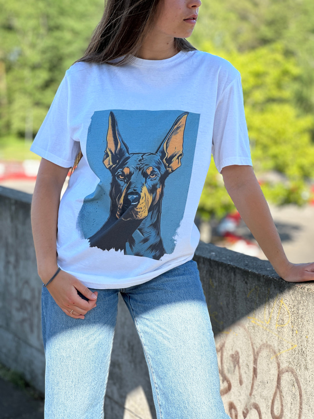 Cooler Dobermann - Normales Unisex-T-Shirt