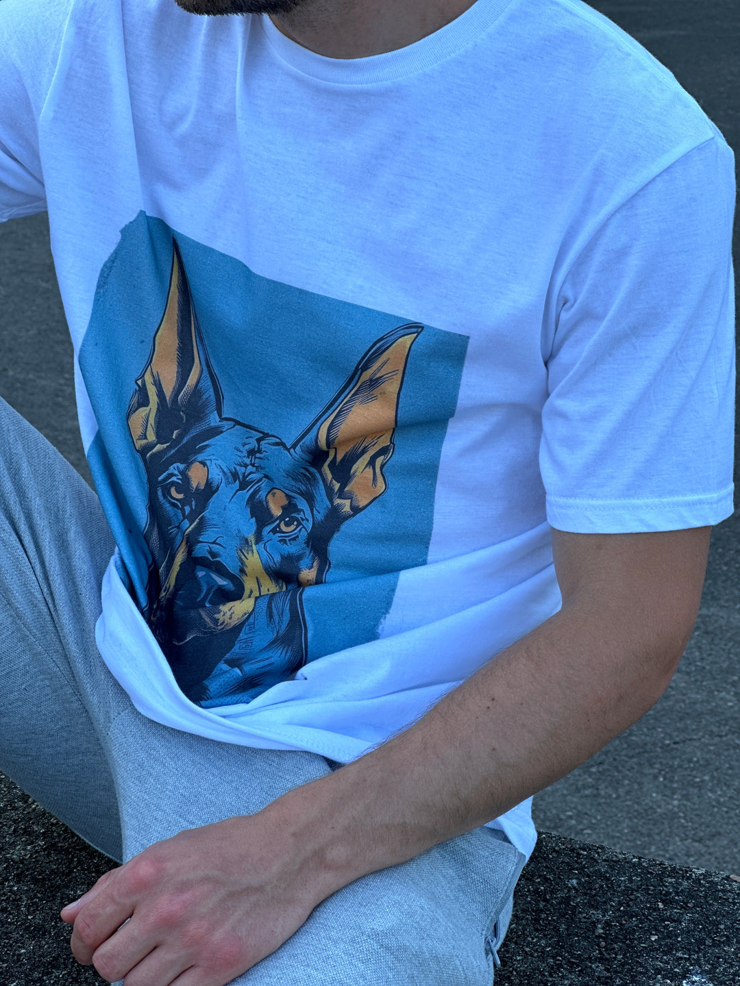 Cooler Dobermann - Normales Unisex-T-Shirt