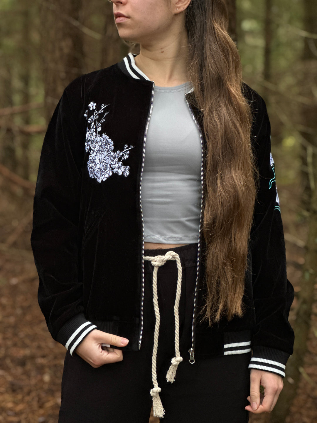 (PRE-ORDER) Midnight Wolf Embroidery Velvet Jacket - Unisex - Obsidian Black