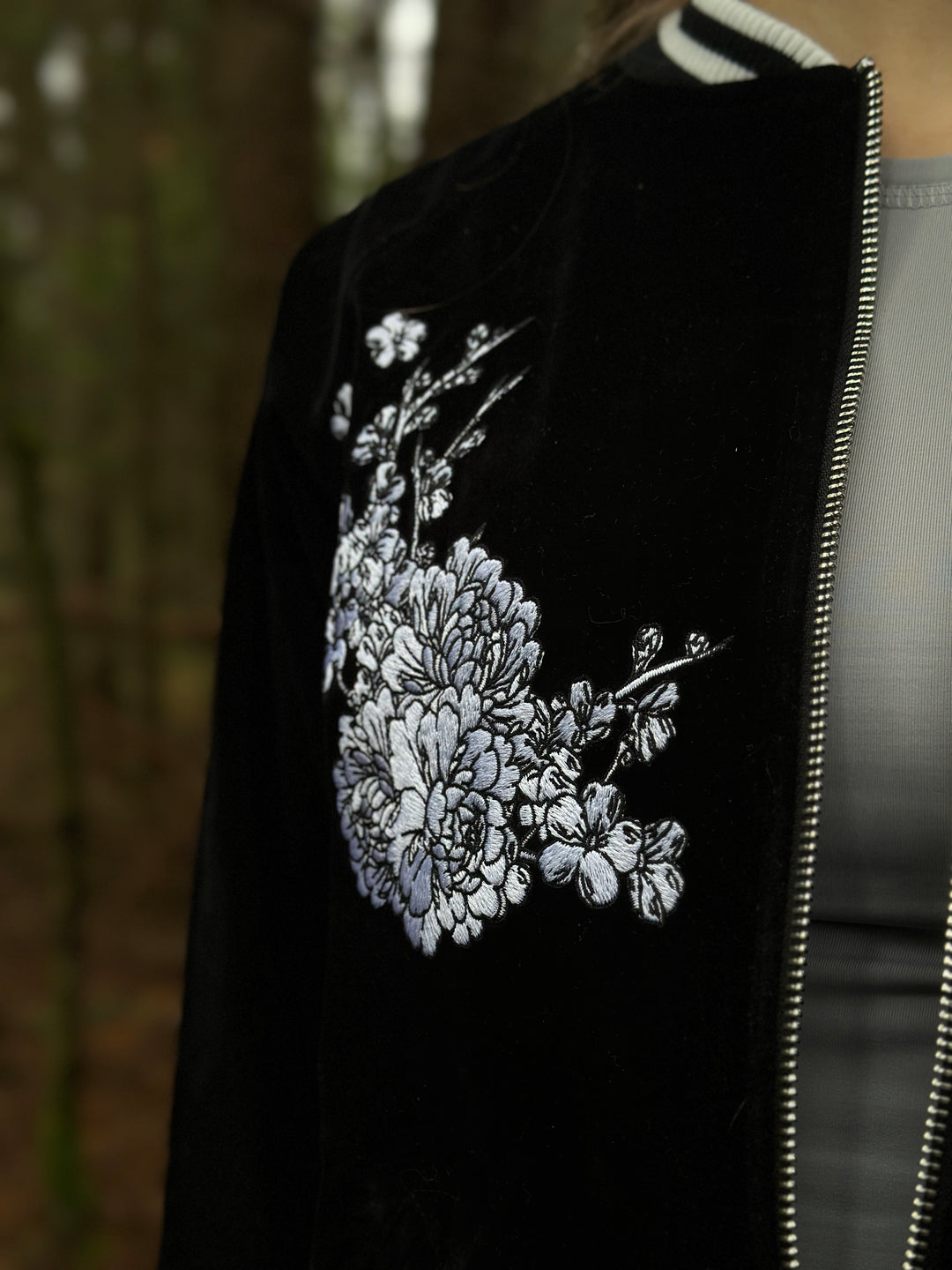 (PRE-ORDER) Midnight Wolf Embroidery Velvet Jacket - Unisex - Obsidian Black