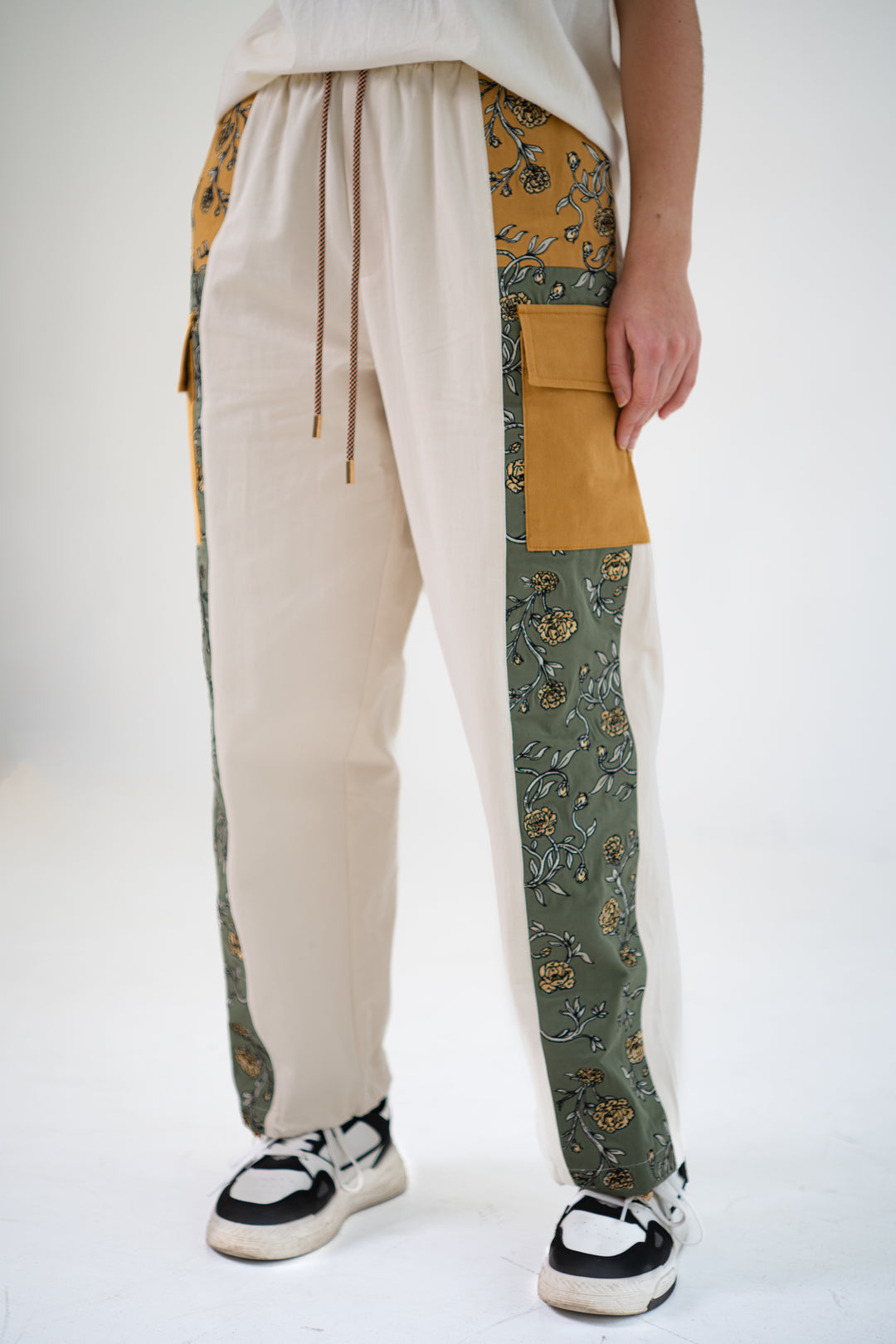 Urban Flora Embroidery Pants - Unisex Baggy Cargo