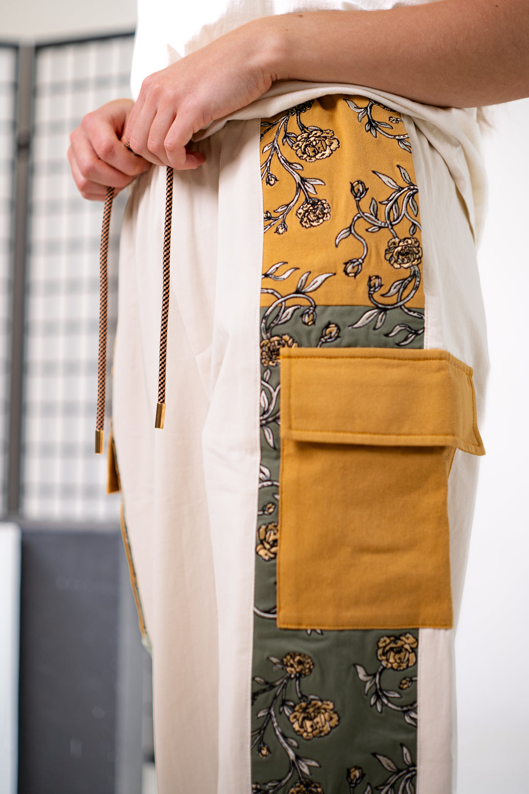 Urban Flora Embroidery Pants - Unisex Baggy Cargo