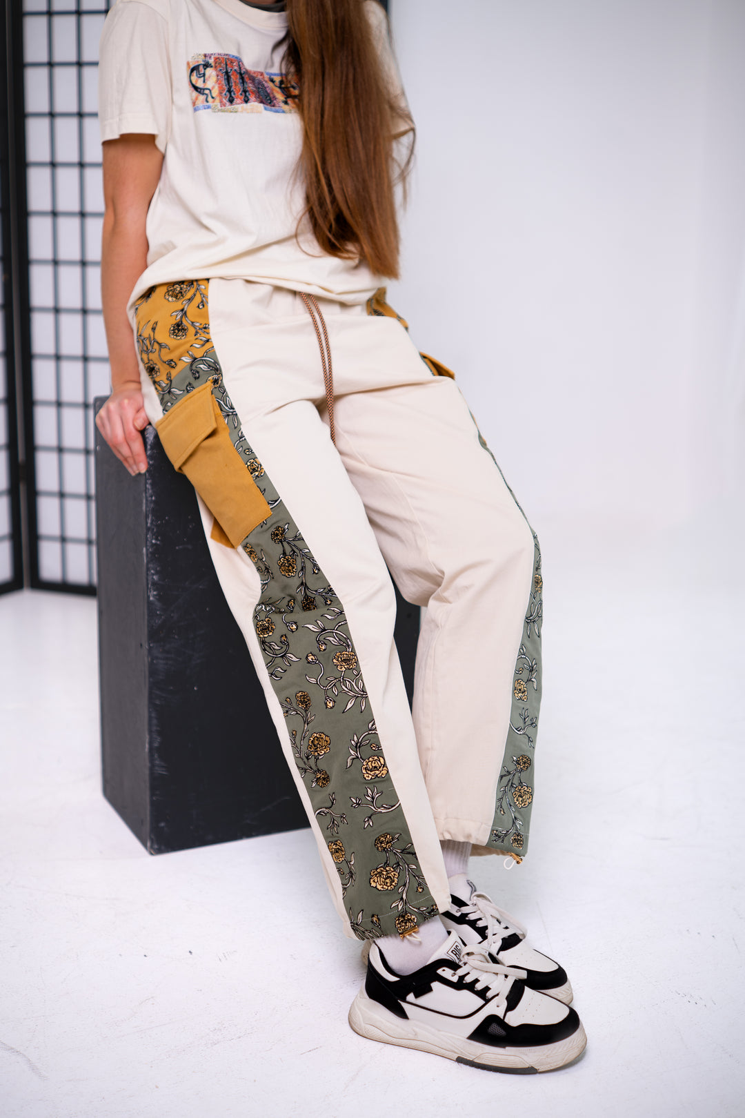 Urban Flora Embroidery Pants - Unisex Baggy Cargo