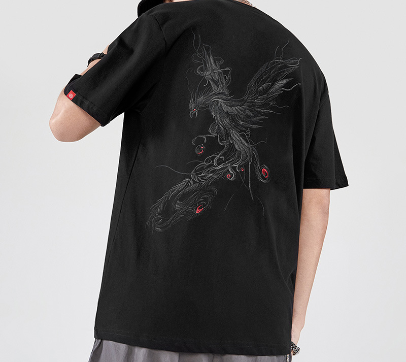 T-Shirt aus Baumwolle mit Koi-Fisch-Stickerei